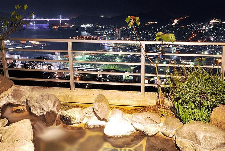 にっしょうかん新館 梅松鶴