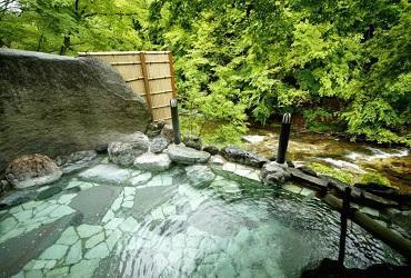 湯西川温泉 彩り湯かしき 花と華