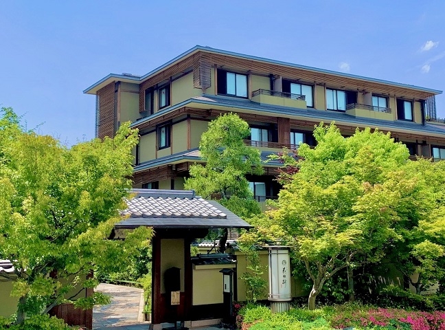 【京都府】　京都嵐山温泉　花伝抄
【イオングループ従業員特別プラン】京都×温泉◆四季夕膳会席◆5ヶ所の貸切風呂は無料！色浴衣レンタル無料